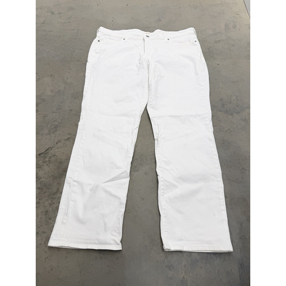 Levi's 414 Classic Straight Women's White Denim Jeans Measured 42x29 Mid Rise